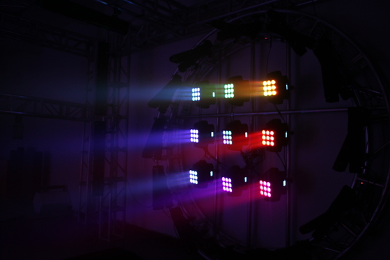 IP20 ไฟเวที LED พิกเซล 9 * 10W 4 ใน 1 RGBW LED การเคลื่อนย้าย Matrix Beam Effect DJ Lighting