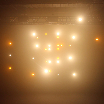 สเตจไลท์กลางแจ้ง 4X90W COB แอมเบิร์ก สีขาวอบอุ่น ผู้ชม LED Blinder Light