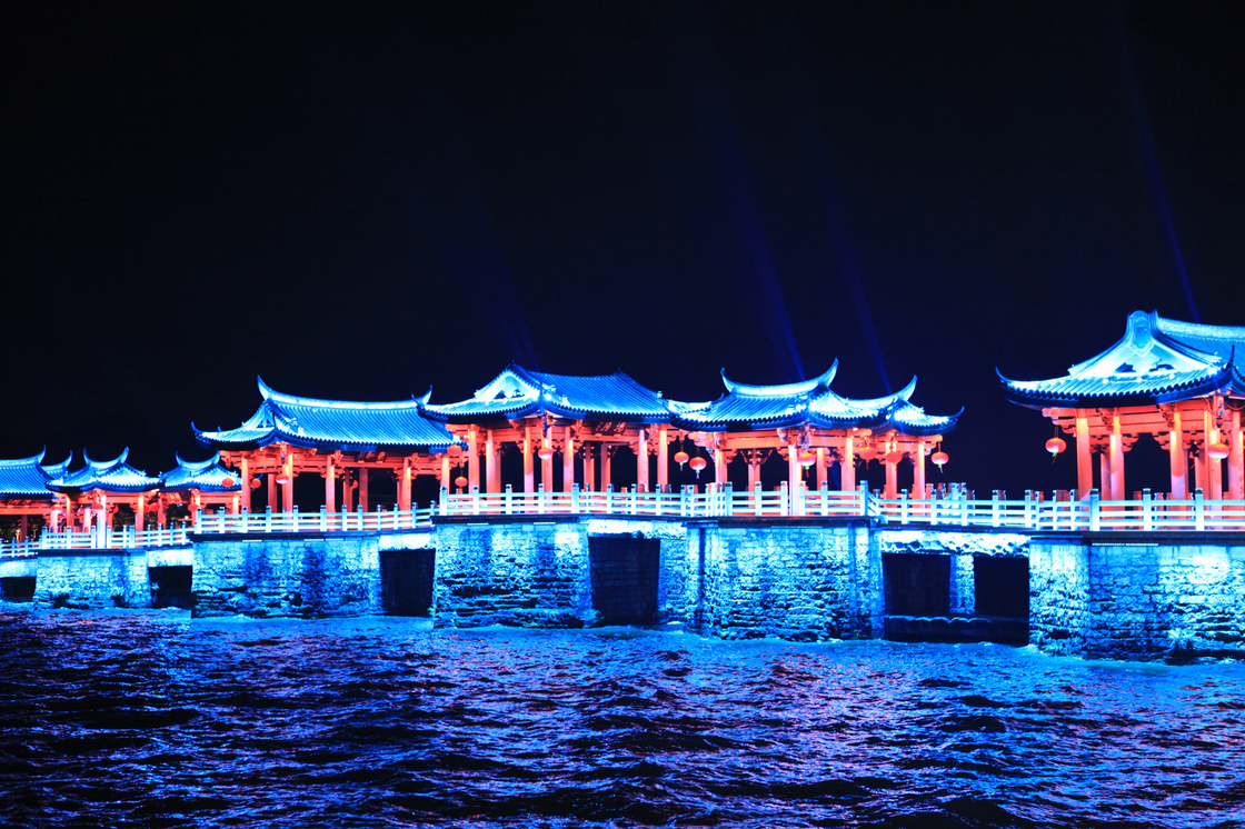 Guangjiqiao Lighting Project เครื่องซักผ้าฝาผนัง LED มืออาชีพ IP65 สำหรับอาคารสูงในเมืองธีม